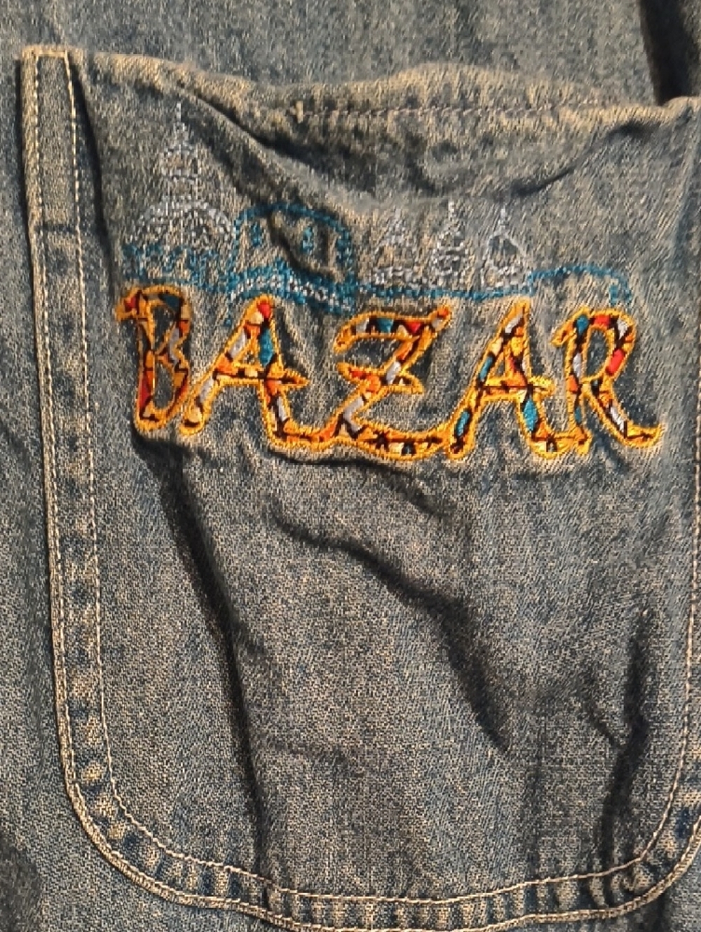 Vintage 90s Disneyland Paris "Bazar" Embroidered Denim Shirt - Mickey & Friends - Picture 3 of 8